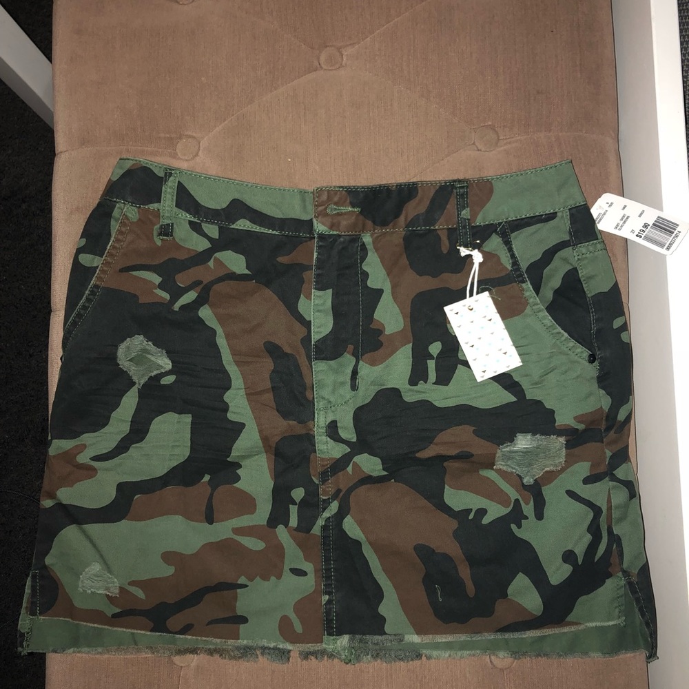 Forever21 Fray Camo Mini skirt